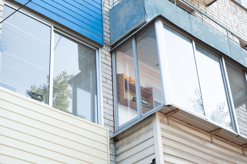 СМИ: в Тынде 8-классница выпрыгнула из окна, чтобы спастись от агрессивных подруг