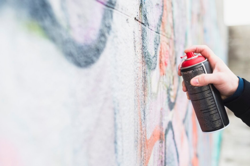 В Белогорске создали Telegram-канал для борьбы с &laquo;чёрными граффитистами&raquo;