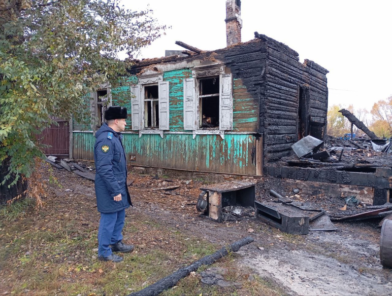 Отцу погибших детей при пожаре в Свободном собирают финансовую помощь - портал 2x2.su