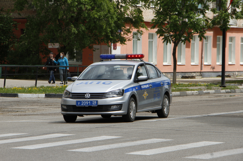 В Белогорске двое пьяных мужчин напали на полицейского 