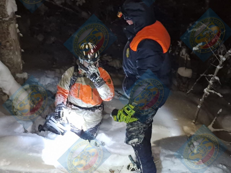 Сахалинские спасатели помогли туристу, который потерялся в сильный мороз