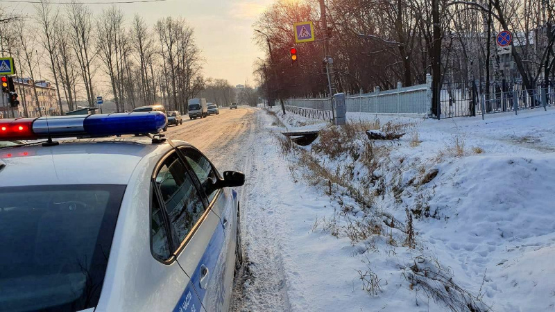 Амурчан попросили быть осторожнее на дорогах в связи с надвигающимся снежным циклоном