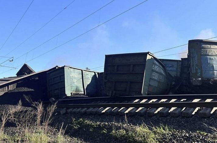 В Приамурье ж/д авария задержала пассажирские поезда и вызвала пожар