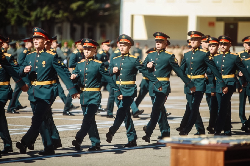 В Благовещенске поздравили с выпуском курсантов ДВОКУ - 2x2.su
