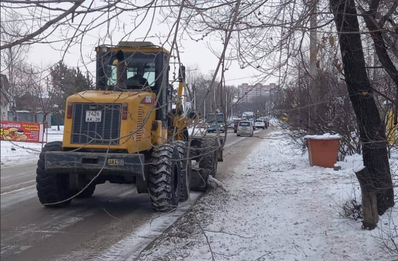 В Благовещенске не хватает работников, чтобы справиться с последствиями снегопада