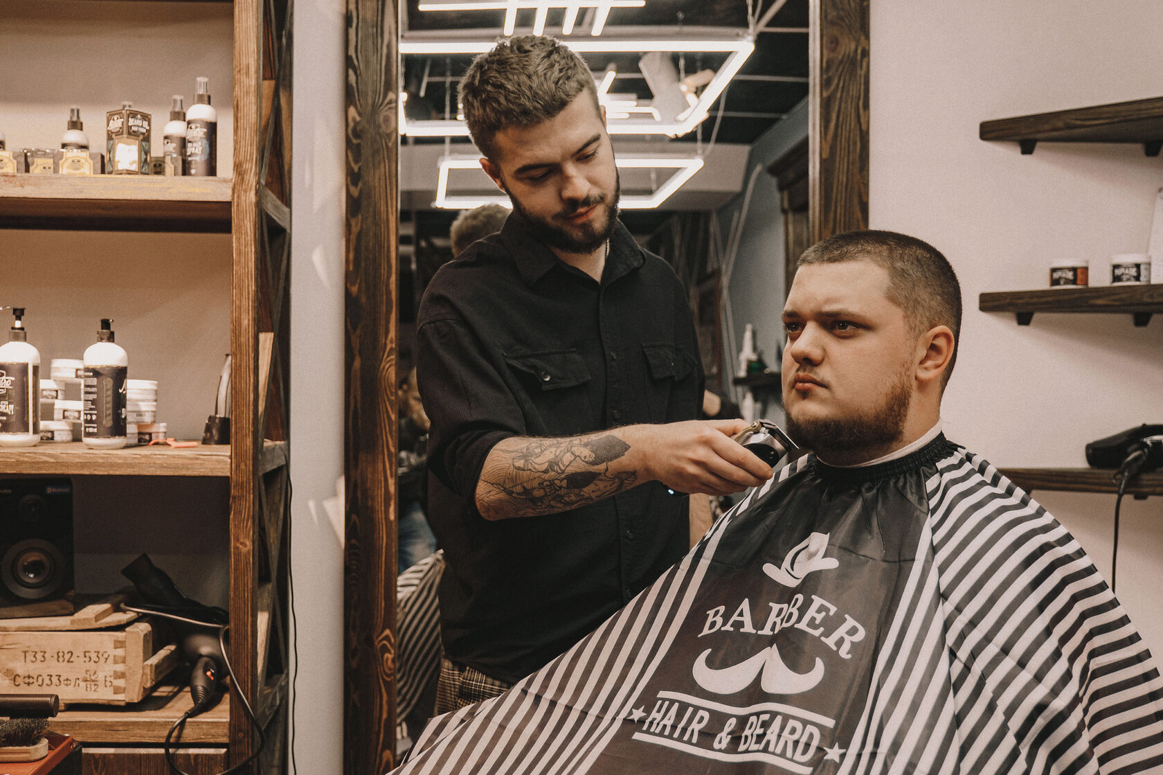 Victoryaxo. Барбершоп атмосфера. Барбершоп обои. Brazor Barbershop.