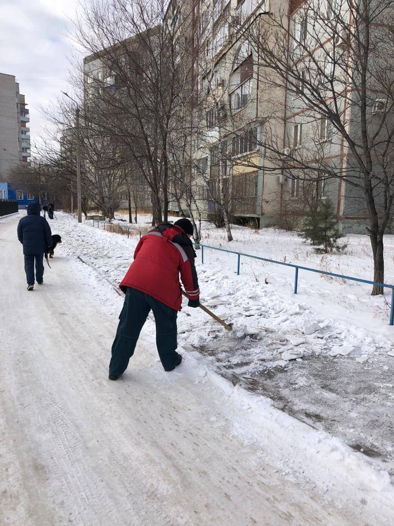 Скользим и вязнем: почему каждый снегопад в Благовещенске оборачивается катастрофой - 2x2.su картинка 5