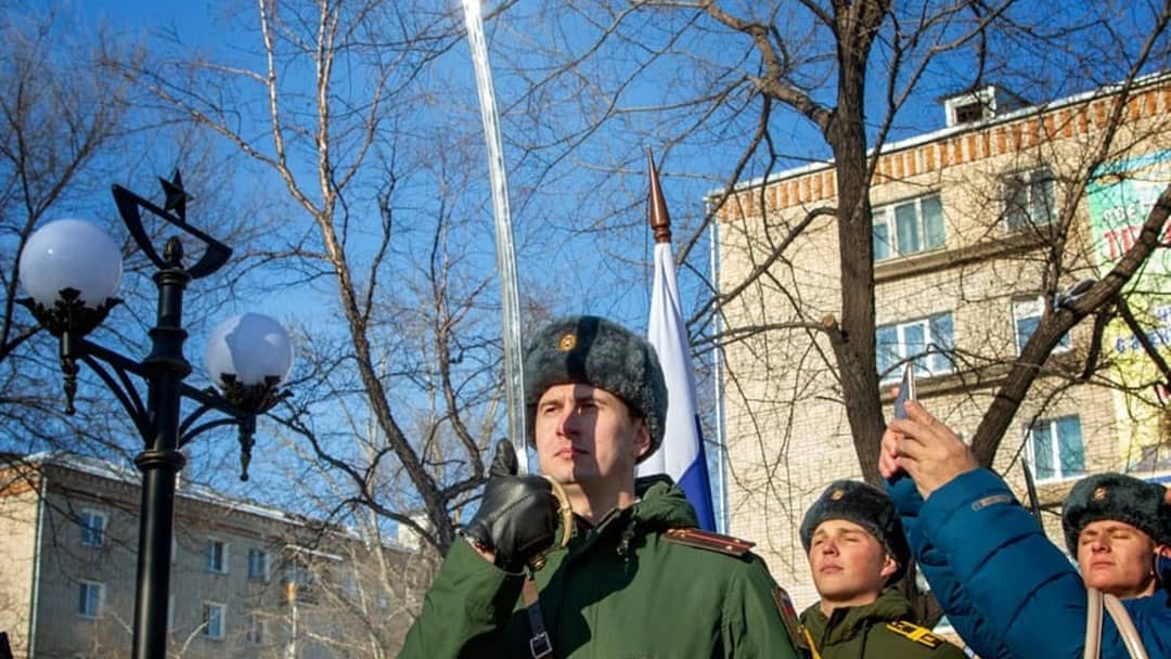 В Свободном открыли памятник герою России Ивану Маслову - 2x2.su картинка 5