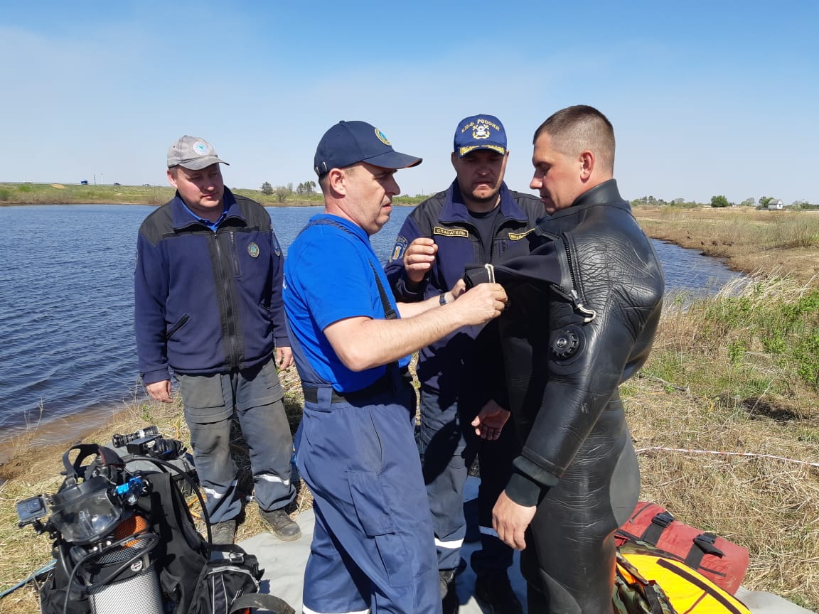Водолазы нашли тело рыбака, пропавшего на озере под Благовещенском - 2x2.su картинка 4