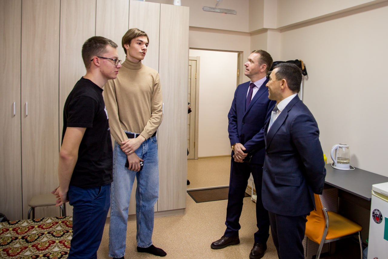 Студентам ДальГАУ в честь праздника презентовали обновлённое общежитие - 2x2.su картинка 8