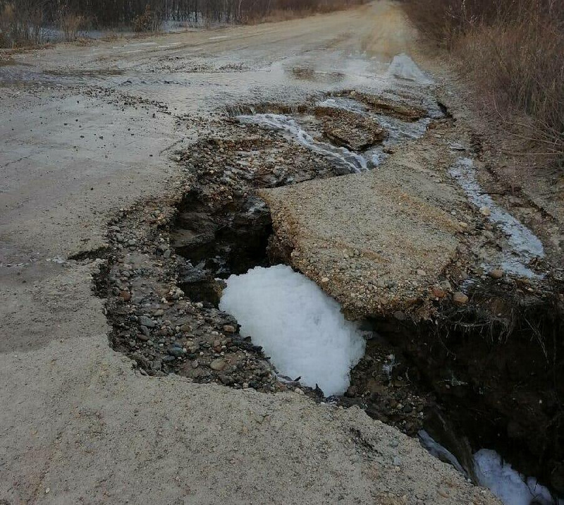 В Свободненском районе из-за разрушенной дороги ввели режим ЧС  - 2x2.su