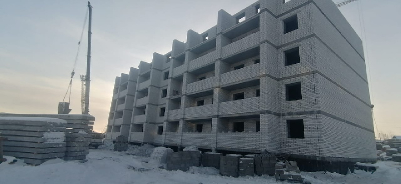 В селе Талдан благодаря национальному проекту строят два дома для переселения граждан из аварийного жилья