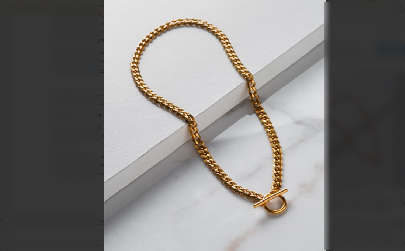 «Чтобы скрыть историю от жены»: амурчанин подарил цепочку приятельнице, а потом выдумал историю о грабеже - 2x2.su