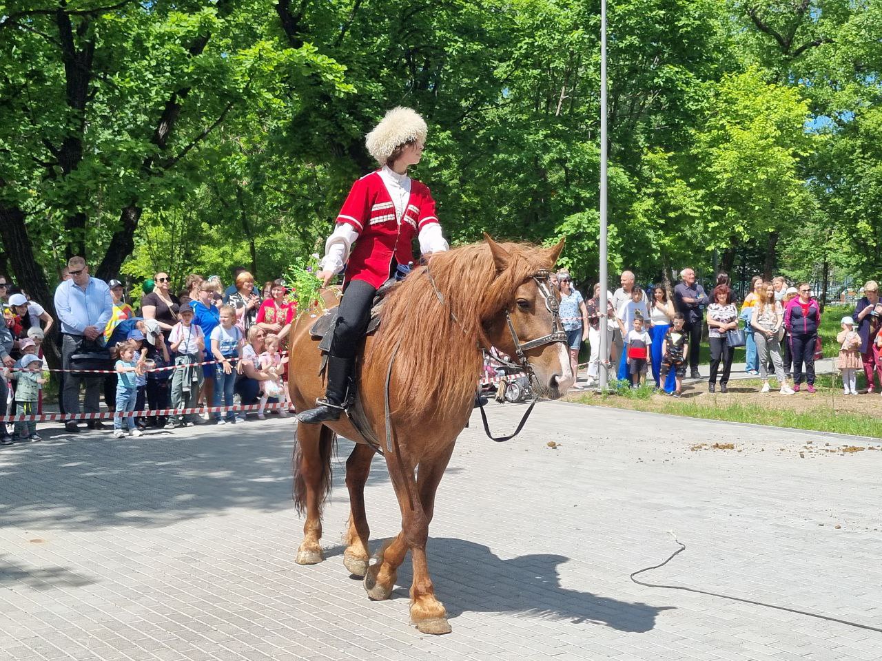 В горпарке Благовещенска 19 августа посетителей бесплатно прокатят на аттракционе  - 2x2.su картинка 3