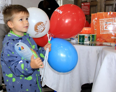 «Ярмарка жилья» в Благовещенске: без консультации экспертов и подарков никто не ушёл! - 2x2.su