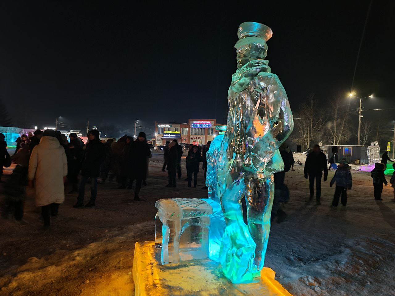Опубликованы фото ледового городка, посвящённого Леониду Гайдаю, в Свободном - 2x2.su картинка 7
