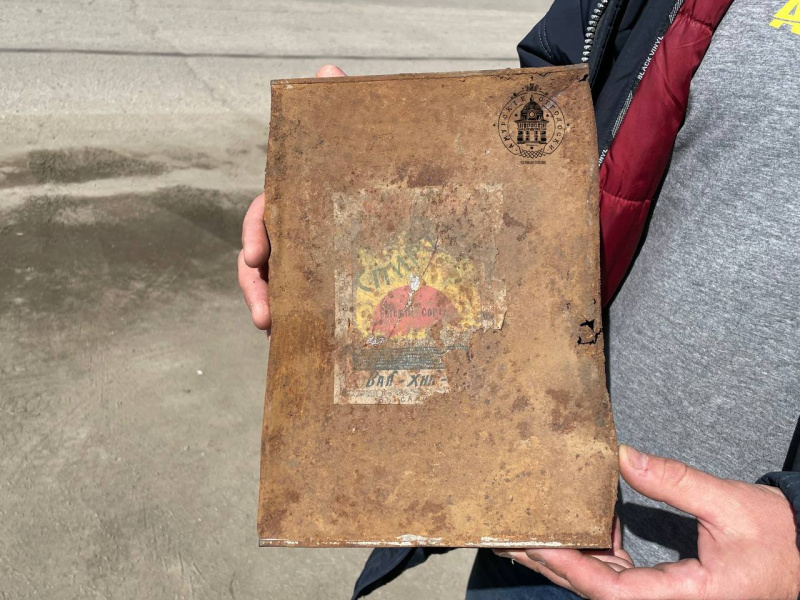 В Благовещенске неокраеведы нашли редкую флягу контрабандистов начала прошлого века - 2x2.su