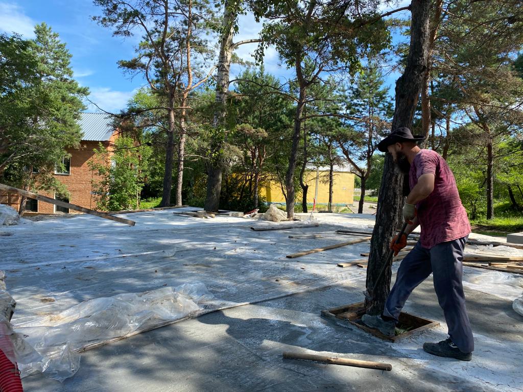 В Белогорске преобразился сквер, который благоустраивают по нацпроекту - 2x2.su картинка 3