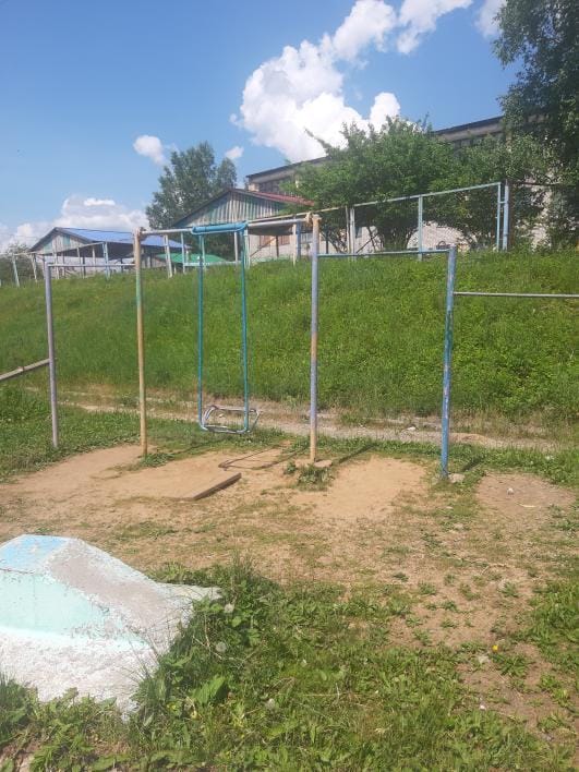 Жители села в  Селемджинском районе возмущены состоянием детской площадки - 2x2.su картинка 8