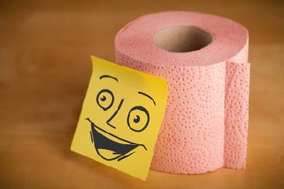 Китайский студент вылизал туалет, чтобы доказать его чистоту - 2x2.su