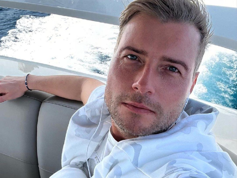 Сын Николая Баскова уехал из России и перестал общаться с отцом - 2x2.su