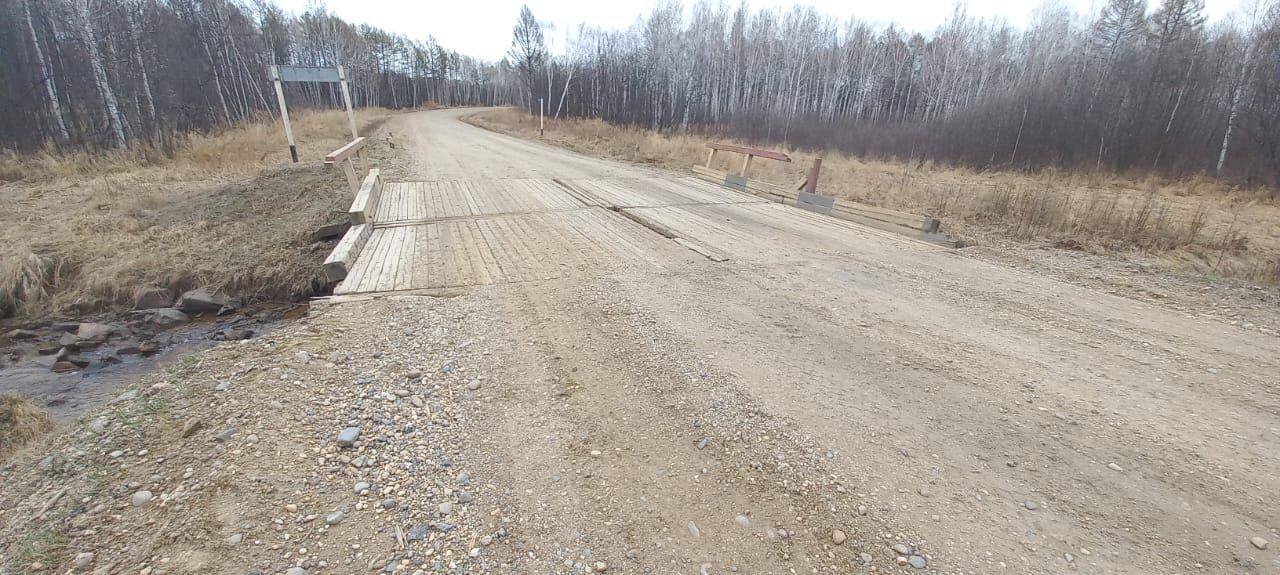 В Мазановском районе из-за большегруза разрушился деревянный мост - 2x2.su картинка 2