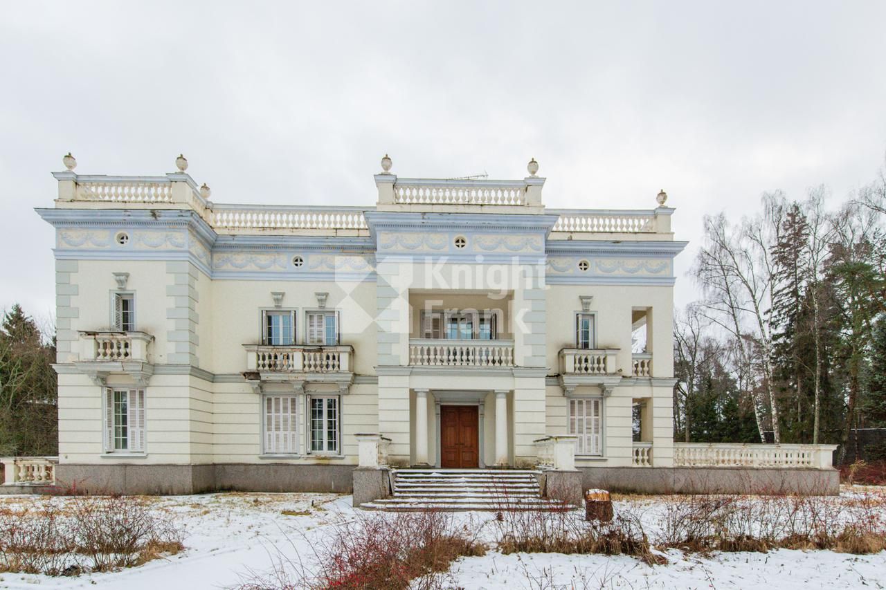 СМИ показали фото роскошного жилья Ивана Урганта, которое он распродал перед Израилем - 2x2.su картинка 7