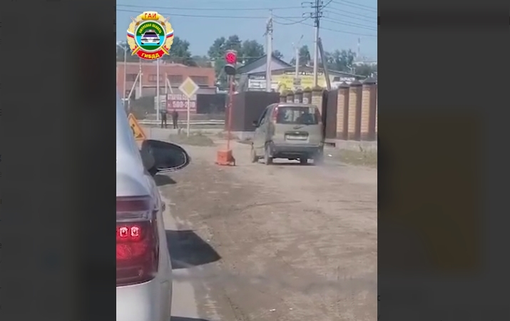 Благовещенец, который пытался проскочить на красный сигнал светофора, был оштрафован - 2x2.su