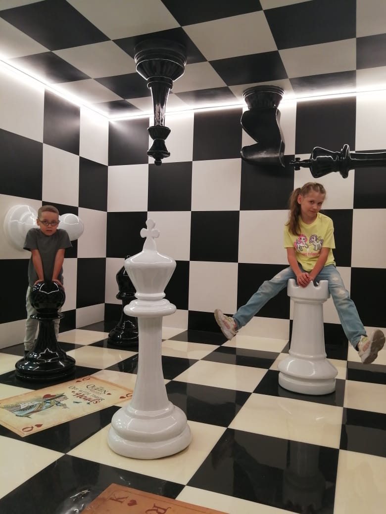 Дом великана и экскурсия в темноте: куда сходить с детьми в Москве? - 2x2.su картинка 27