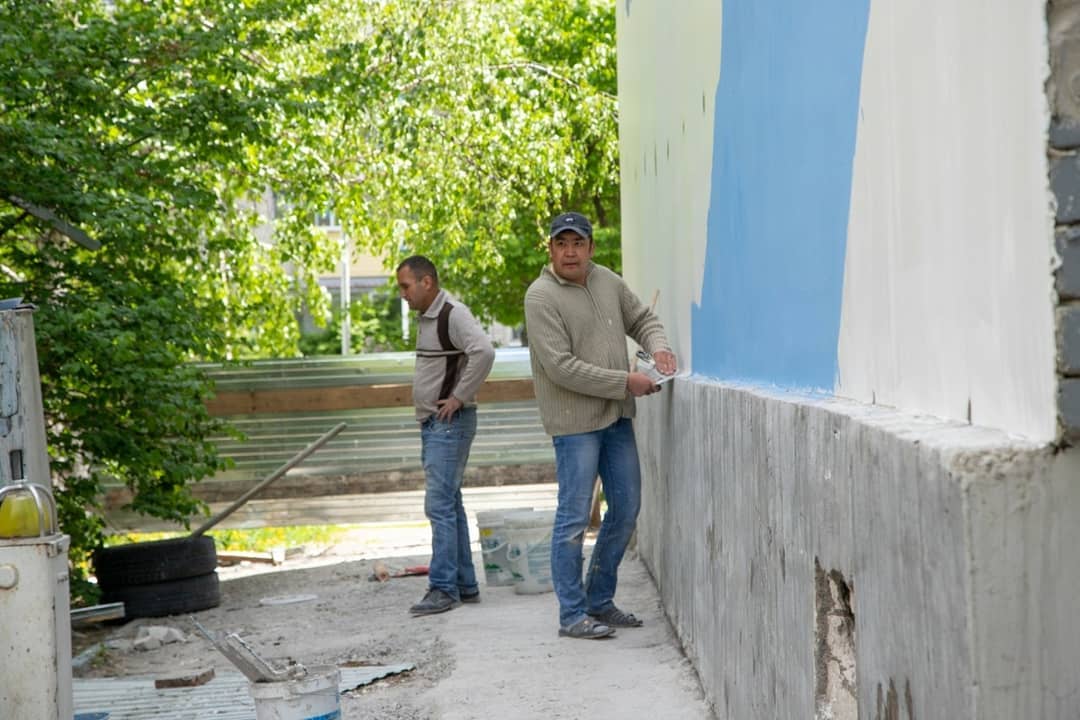 В Благовещенске появится первый мурал, посвященный кардиохирургу - 2x2.su картинка 5