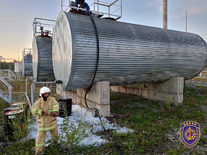 На складе в Февральске разлилось около 400 литров дизтоплива - 2x2.su