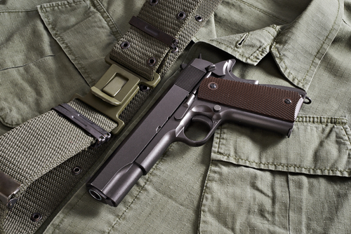 Полицейского, застрелившего вооруженного благовещенца, отстранили от должности - 2x2.su