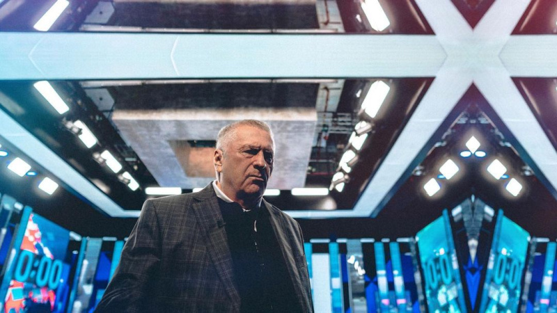 Россияне массово продают вещи покойного Жириновского, выставляя цены по 1-2 млн рублей - 2x2.su