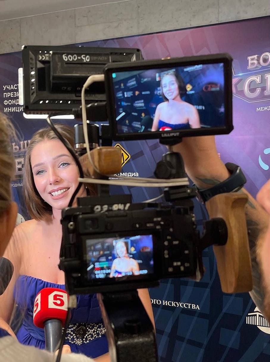 15-летняя дочь Юлии Началовой поразила зрителей на концерте в Кремле - 2x2.su картинка 4