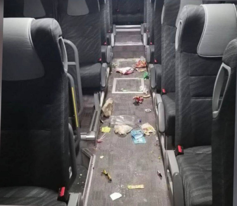 Мэр Белогорска призвал руководство школы извиниться перед перевозчиком за мусор в автобусе - 2x2.su