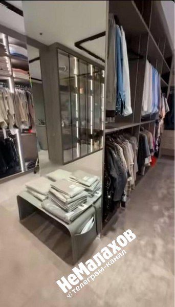 Певица Ольга Орлова похвасталась роскошной гардеробной в своём доме - 2x2.su картинка 4