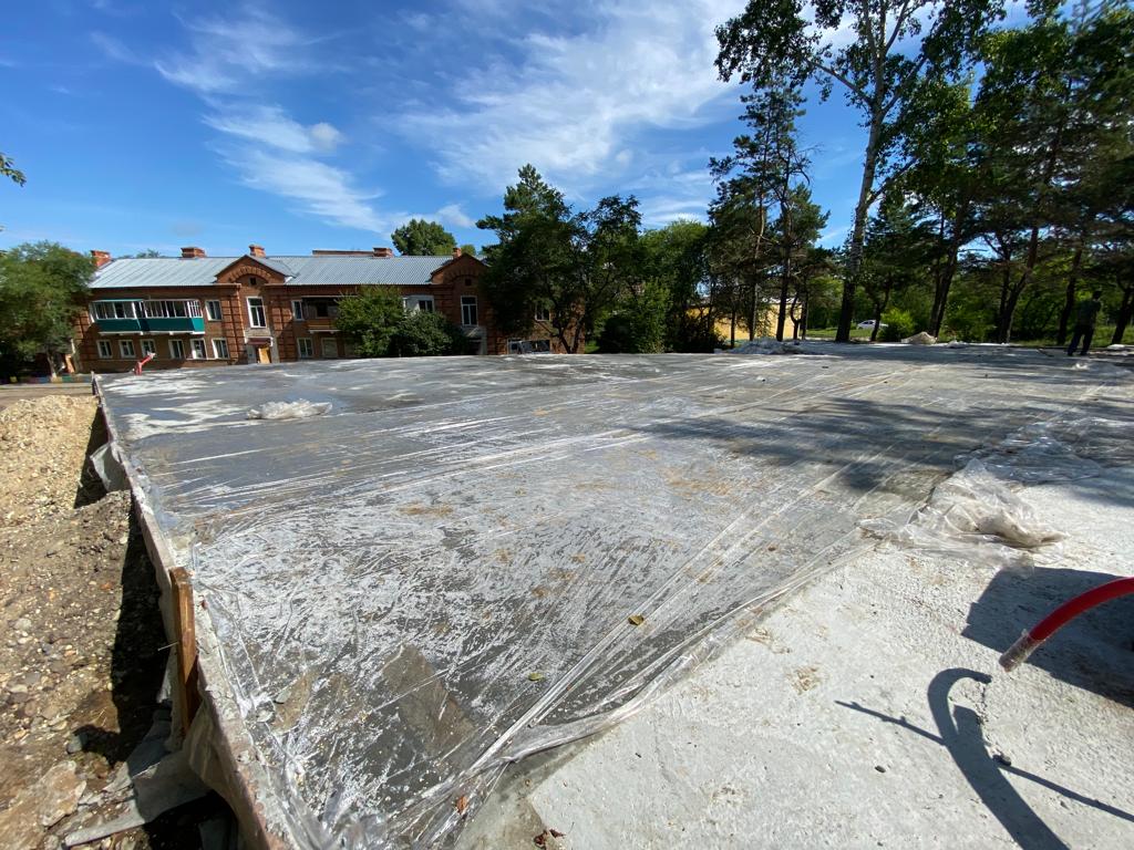 В Белогорске преобразился сквер, который благоустраивают по нацпроекту - 2x2.su картинка 4