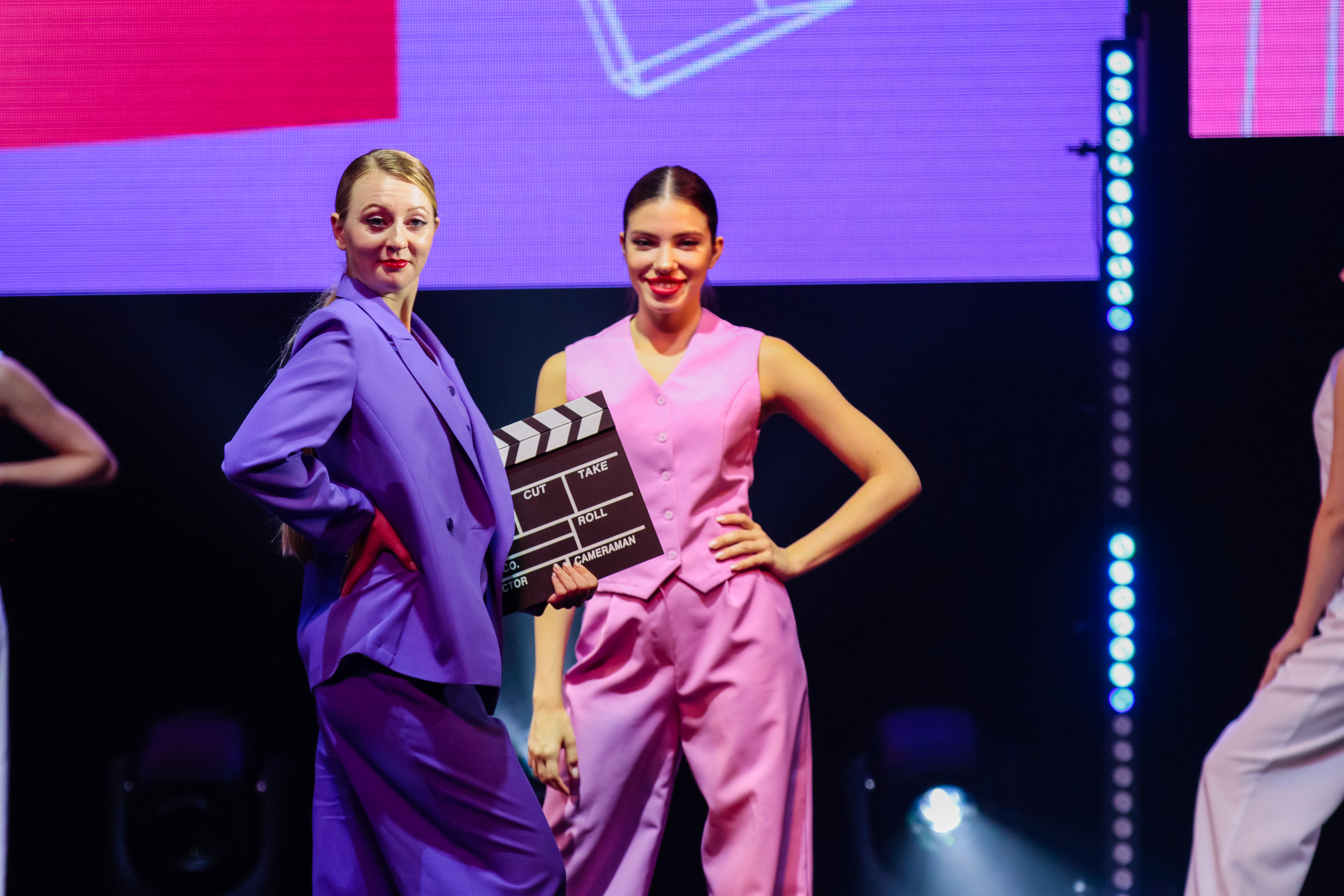 В Благовещенске торжественно открыли фестиваль кино и театра «Амурская осень» - 2x2.su картинка 7