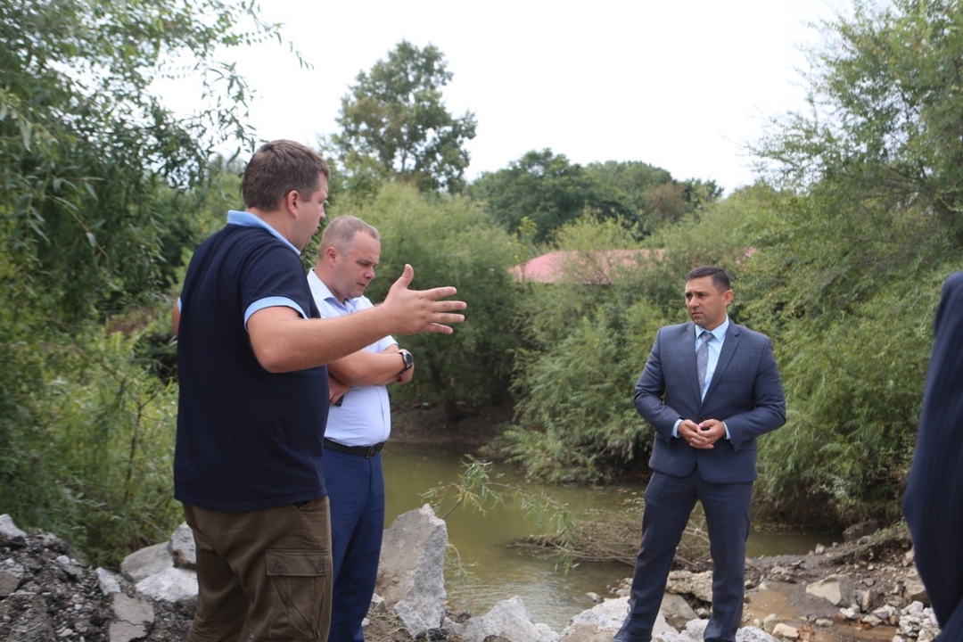 В Верхнеблаговещенском на время ремонта моста сделали объездную дорогу - 2x2.su картинка 4
