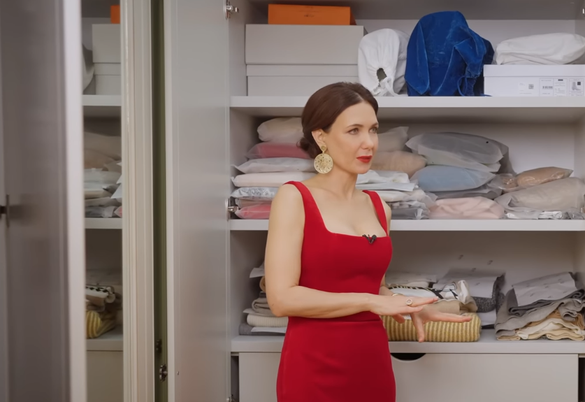 Актриса Екатерина Климова показала роскошную гардеробную с дорогой одеждой - 2x2.su картинка 4