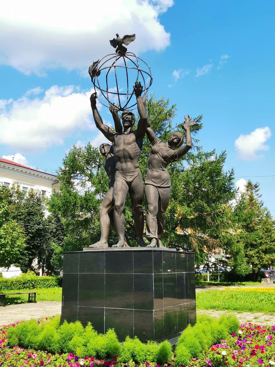 «Пикантные» советские памятники, которые нас удивили - 2x2.su картинка 6