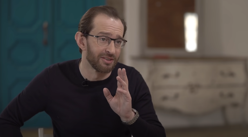 Сын Константина Хабенского впервые за долгое время появился на публике - 2x2.su