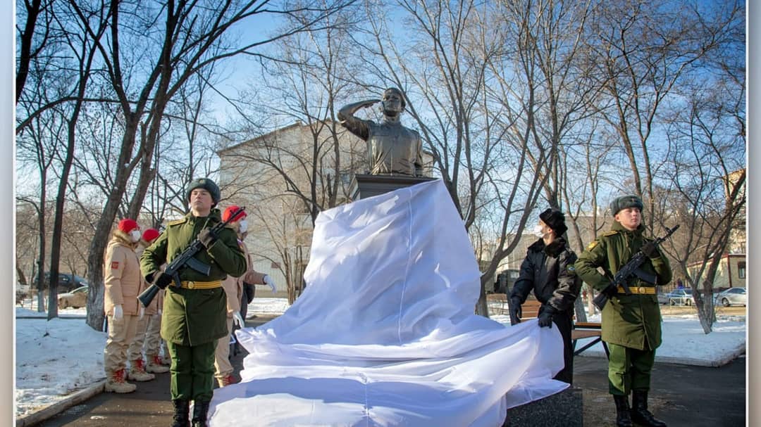 В Свободном открыли памятник герою России Ивану Маслову - 2x2.su картинка 6