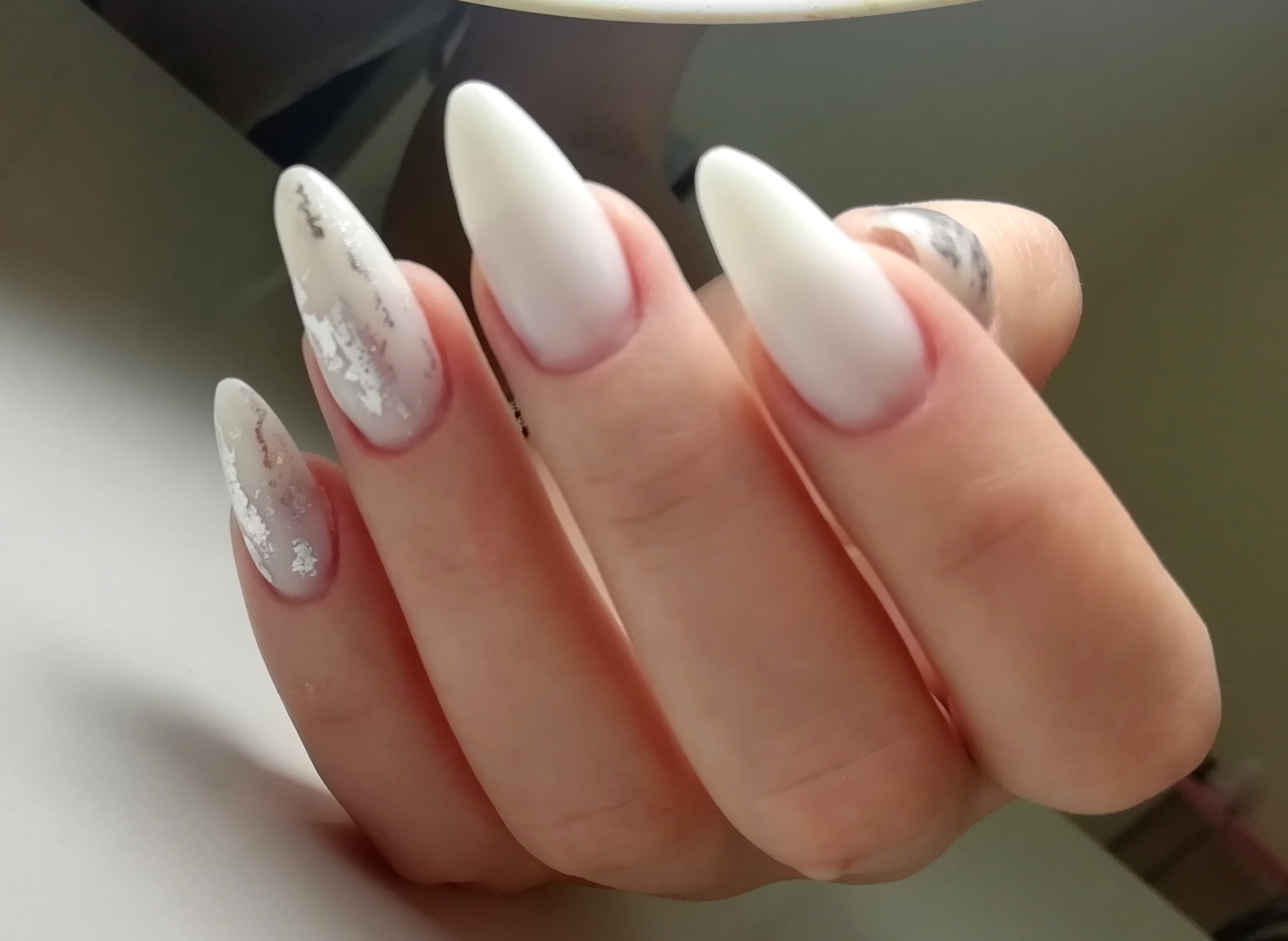 Идеи свадебного маникюра для стильных невест - 2x2.su картинка 8