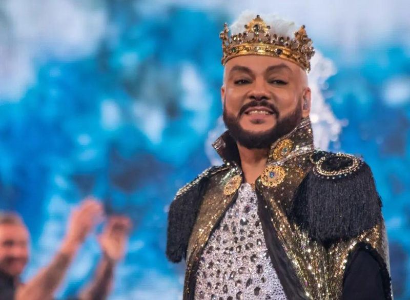 Филиппа Киркорова критикуют за скандальные номера на сцене в его 55-летие - 2x2.su