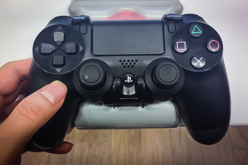 Девушка убила мужчину, чтобы завладеть PlayStation 4 - 2x2.su