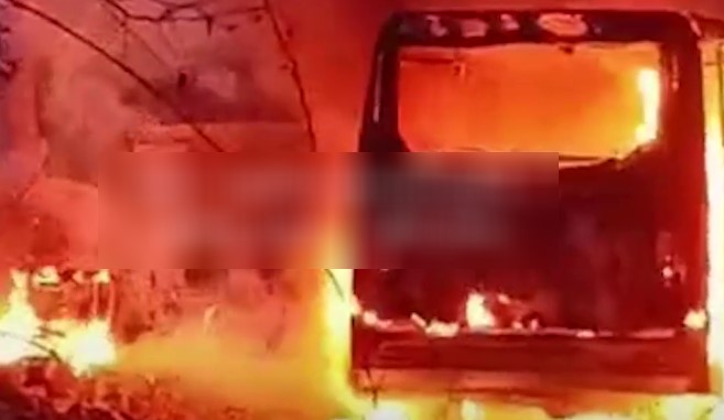 В Приморье сгорел дотла школьный автобус, который недавно начал работать