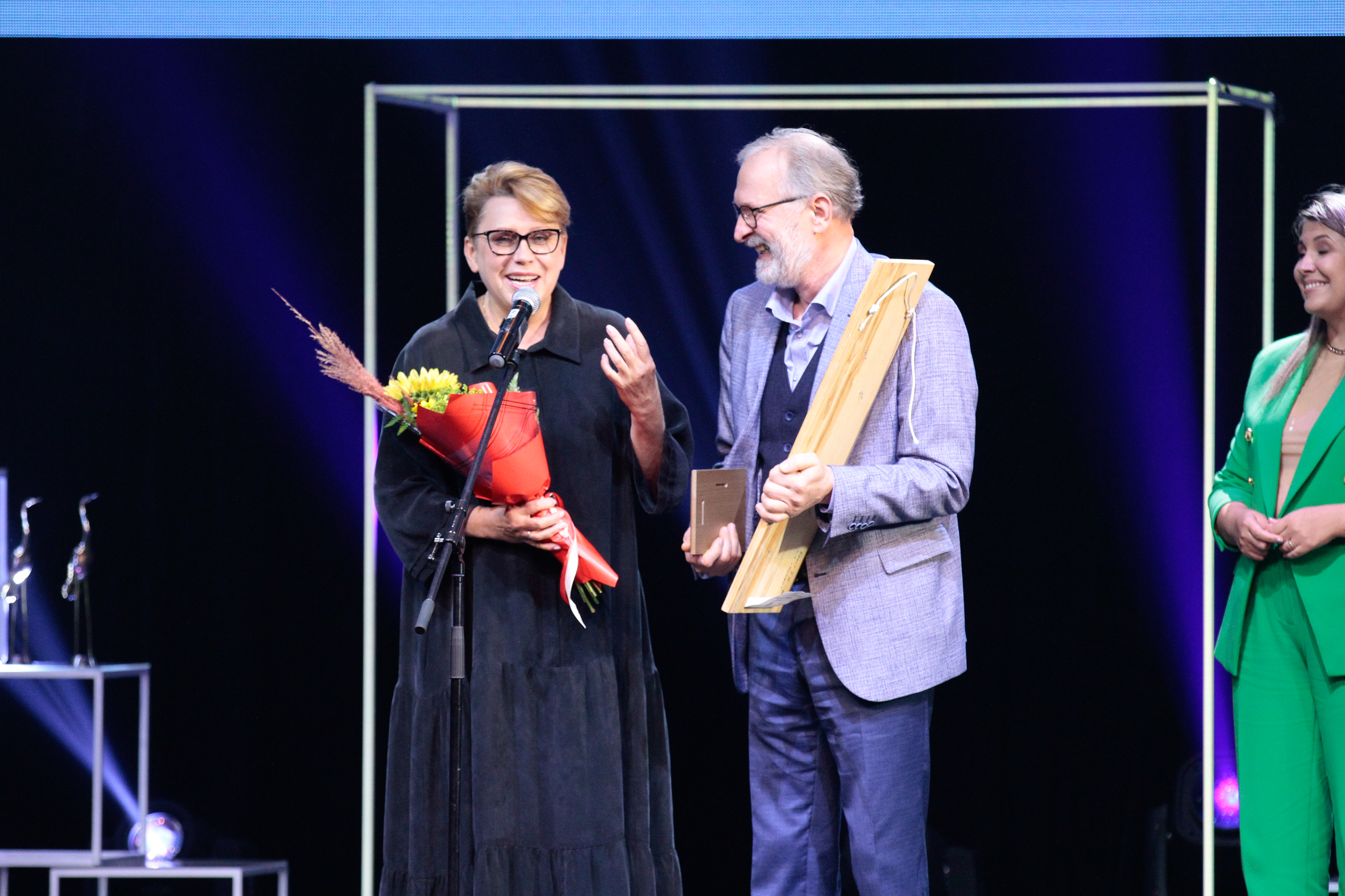 Награды юбилейной «Амурской осени» получили Фёдор Добронравов и Нонна Гришаева - 2x2.su картинка 15