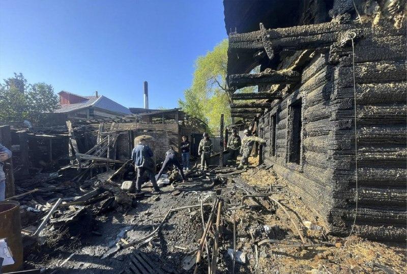 Прокуратура проводит проверку после пожара в Благовещенске, где погибла 15-летняя девочка