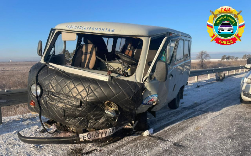 Жёсткое ДТП в гололёд под Благовещенском: пять человек пострадали - 2x2.su